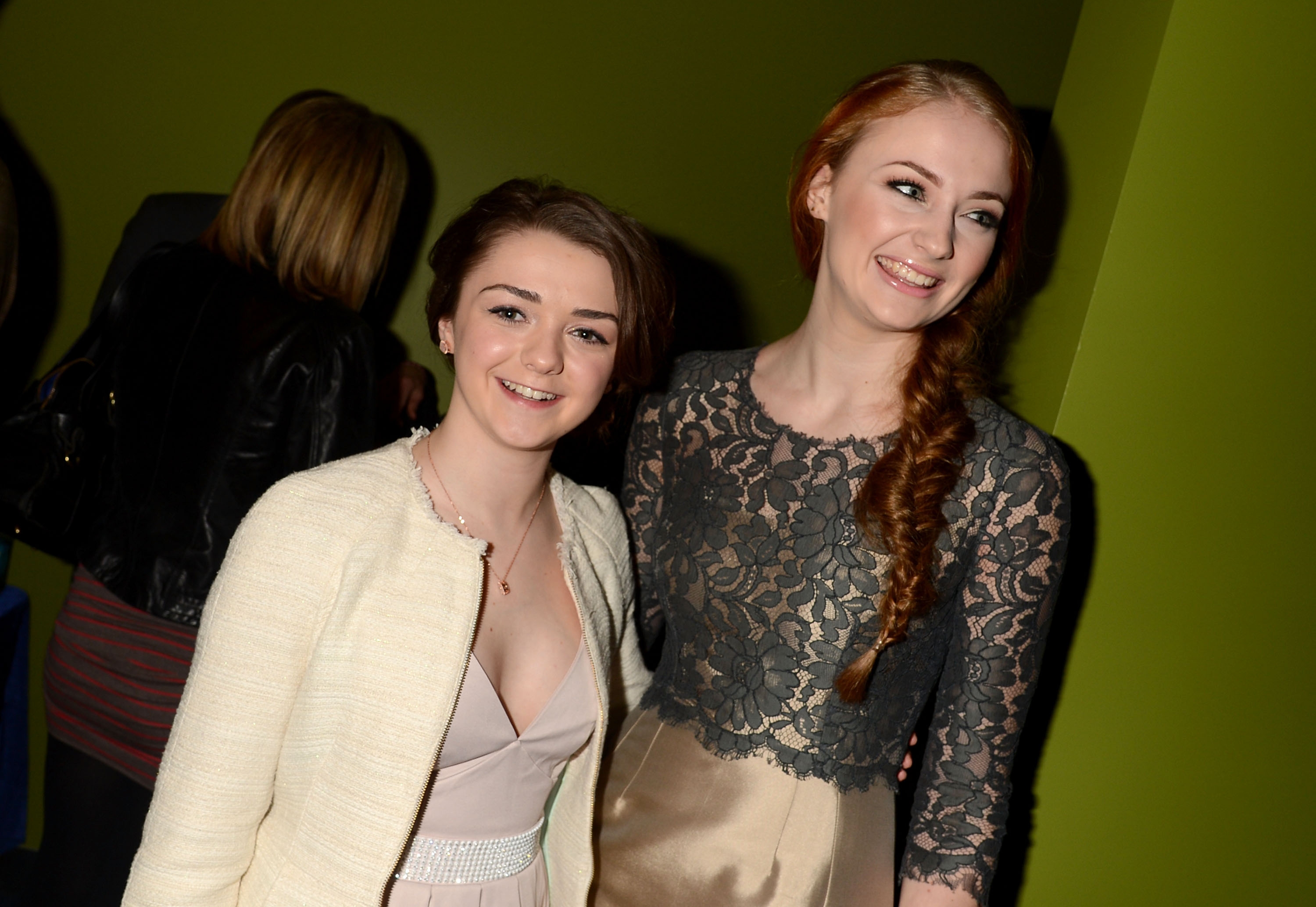https://maisiewilliams.org/gallery/albums/Public Apperances/2013/March 21st-Game of Thrones Season 3 Seattle Premiere/0006.jpg